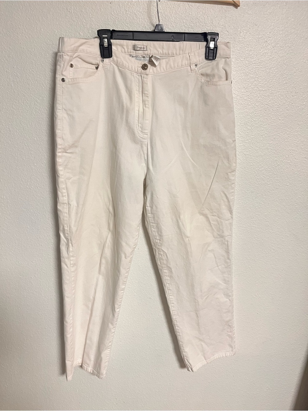 Cropped Cream Straight Ankle Pants — Women's